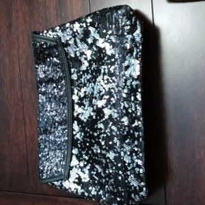 Black sequence clutch